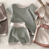 Infant and young children's clothing made of old casual sports short-sleeved suit