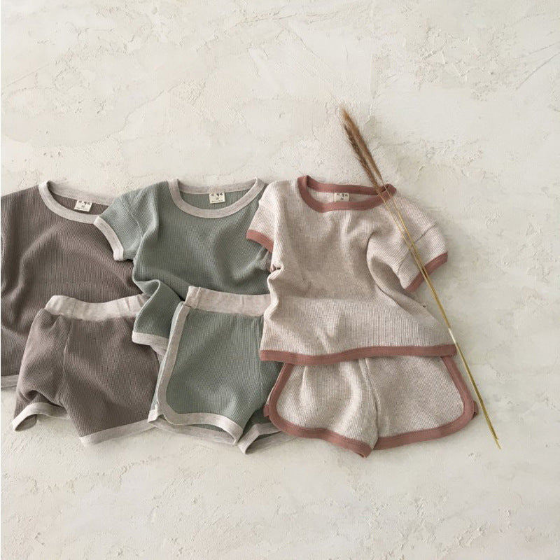 Infant and young children's clothing made of old casual sports short-sleeved suit