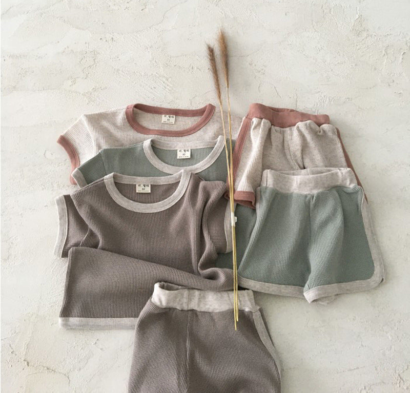 Infant and young children's clothing made of old casual sports short-sleeved suit