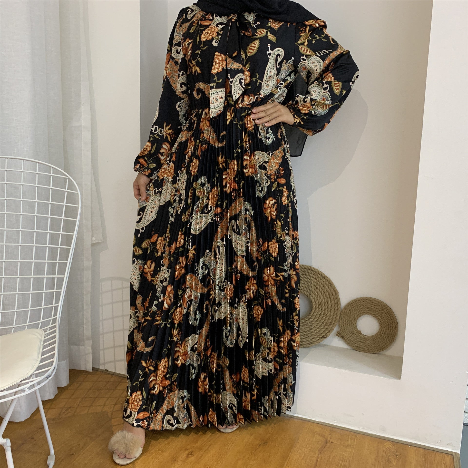 Muslim Dress With Printed Pleated Big Skirt