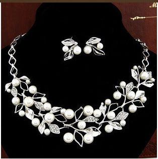 Two-Piece Set Of Pearl Four-Leaf Clover Necklace Jewelry Accessories Earrings - Nioor