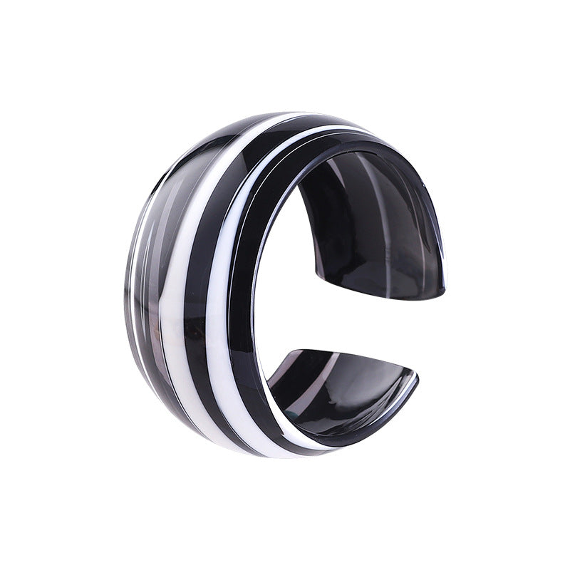 Fashion C- Shaped Simple Resin Bracelet