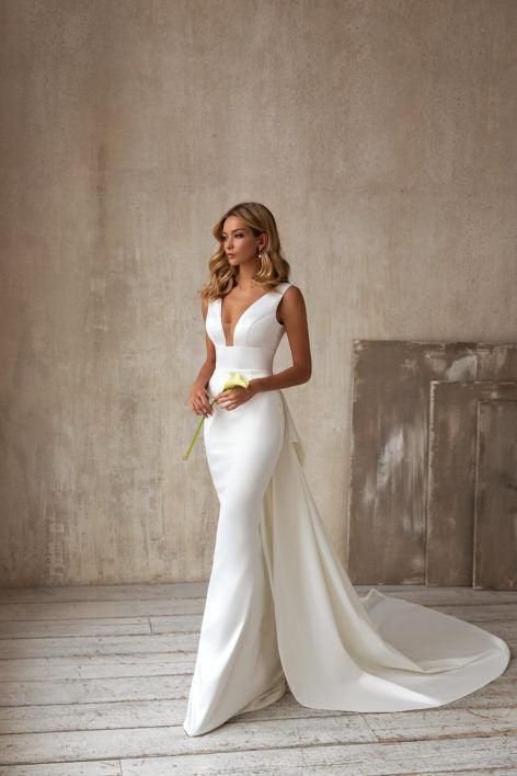 Sexy V-Neck Sleeveless Tail Wedding Dress Long Dress - Nioor