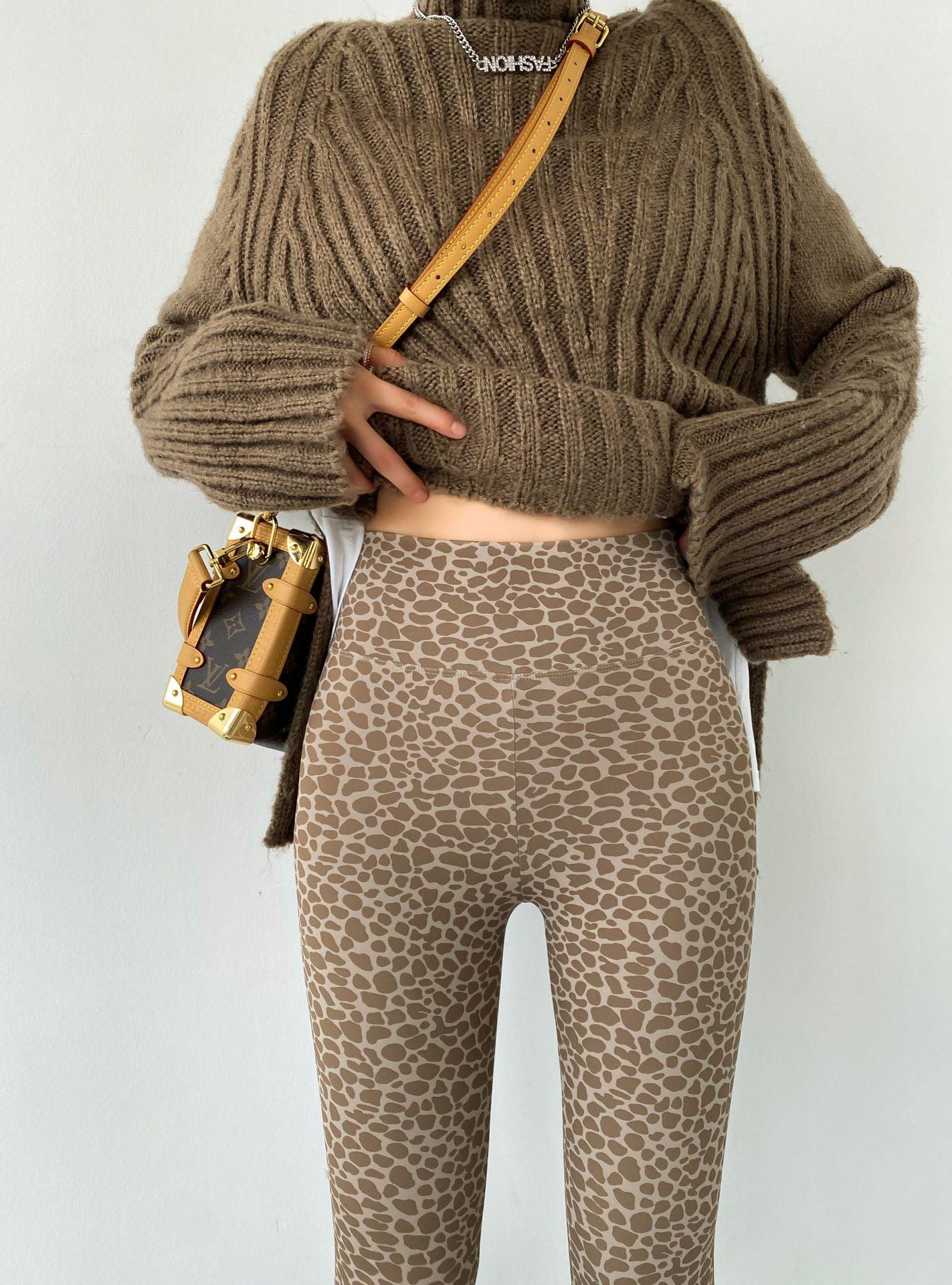 Nine Point Leopard Pattern Suede And Plush Leggings - Nioor