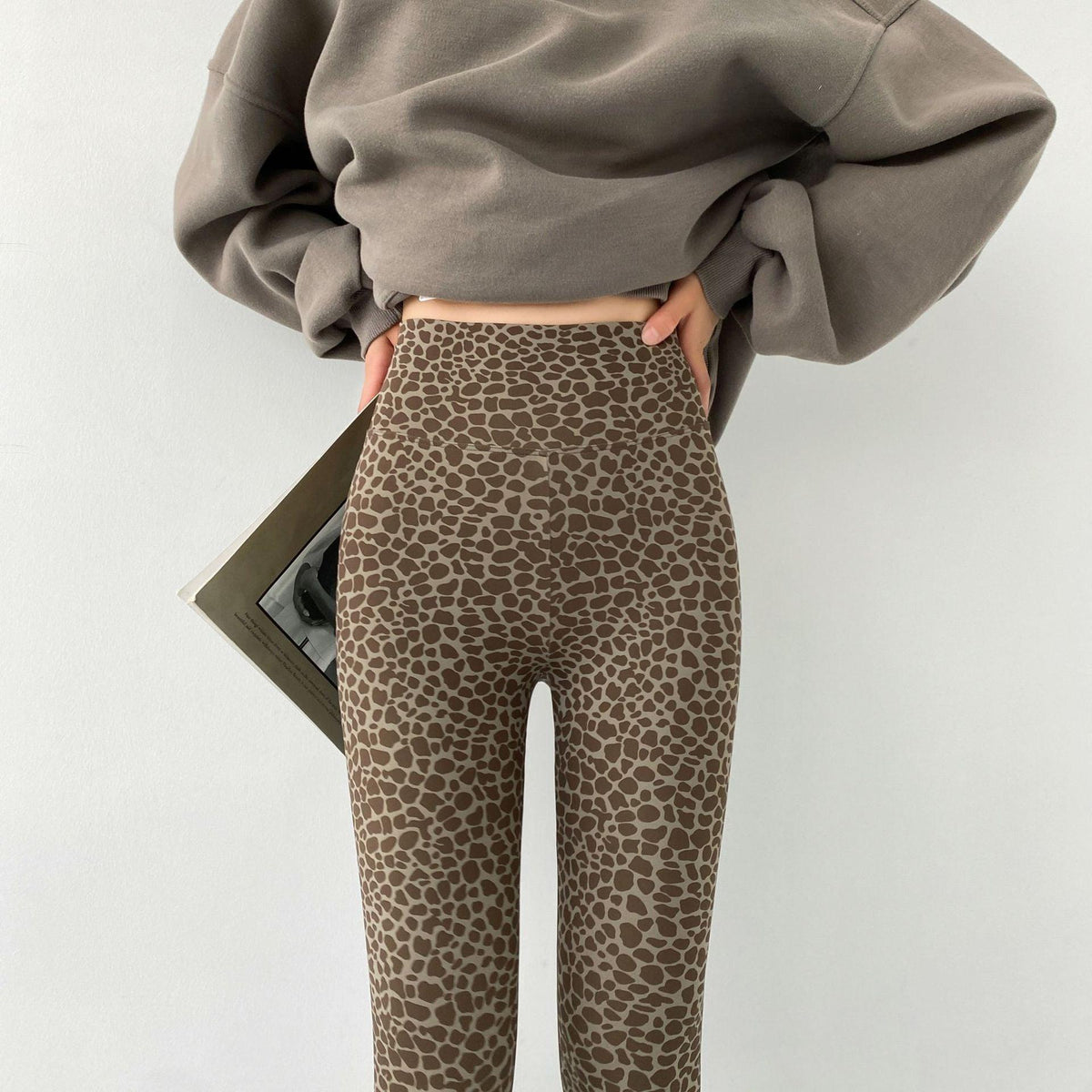 Nine Point Leopard Pattern Suede And Plush Leggings - Nioor