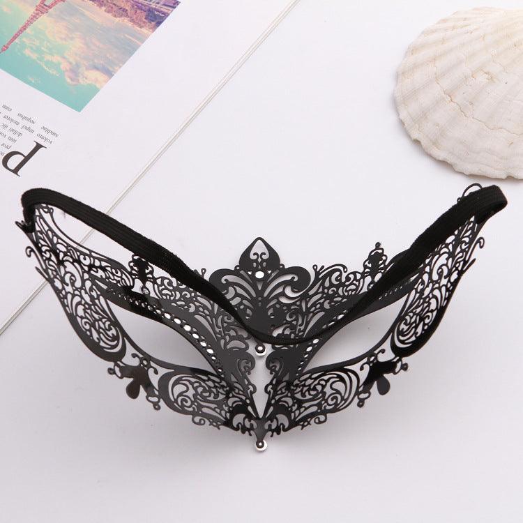 Iron Mask Metal Mask Cat Head White Metal Hollow Diamond Eye Mask - Nioor