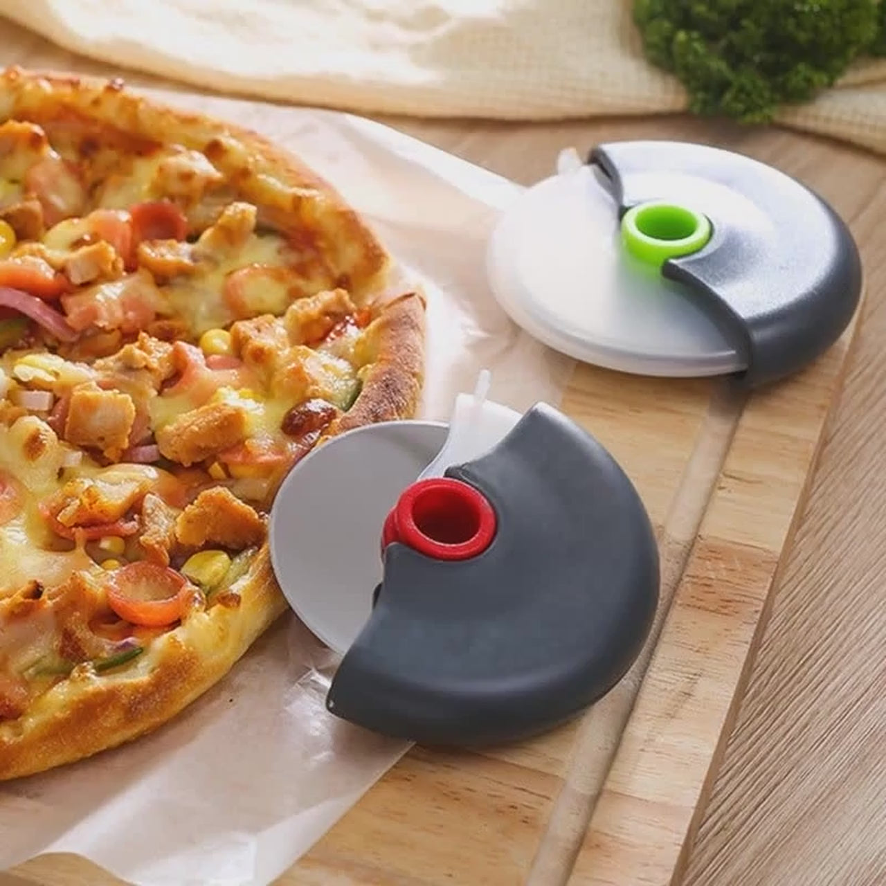 Kitchen Gadgets Pizza Wheel Knife